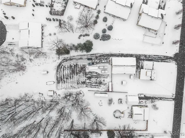 $400,000 | 4101 Elmcrest Road, Clay, NY 13090