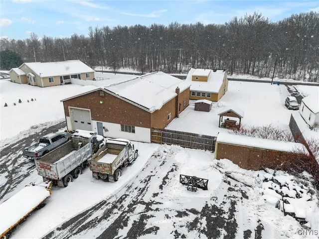 $400,000 | 4101 Elmcrest Road, Clay, NY 13090