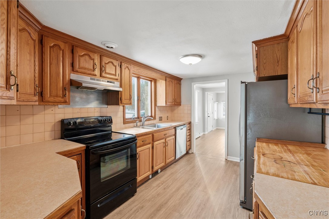 4101 Elmcrest Road Clay, NY 13090 - Photo 8 of 39