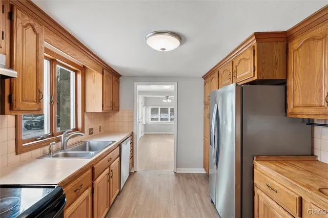 $400,000 | 4101 Elmcrest Road, Clay, NY 13090