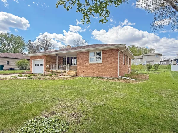 $159,900 | 834 South Orient Street, Fairmont, MN 56031