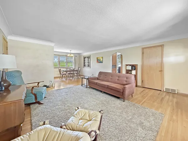 $159,900 | 834 South Orient Street, Fairmont, MN 56031