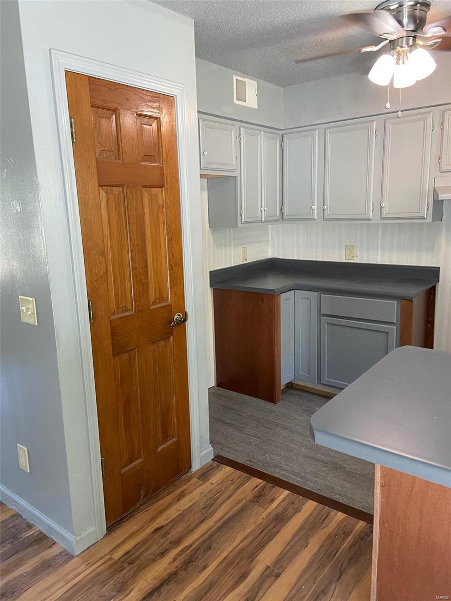 3125 Weaver Road Herrin, IL 62948 - Photo 9 of 16 Gallery Image 9