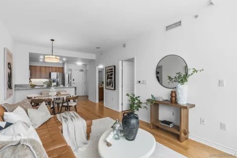 $675,000 | 300 West Beech Street, Unit 1705, San Diego, CA 92101