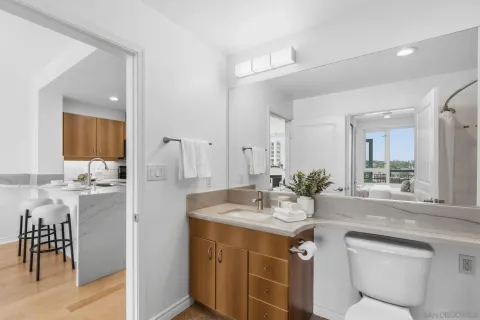 $675,000 | 300 West Beech Street, Unit 1705, San Diego, CA 92101