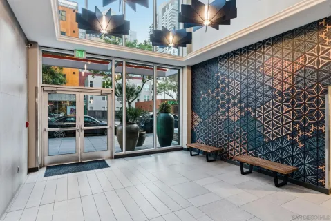 $675,000 | 300 West Beech Street, Unit 1705, San Diego, CA 92101