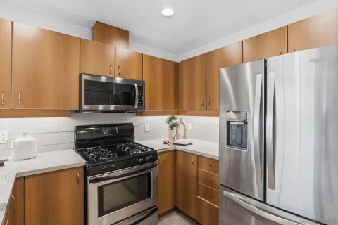 $675,000 | 300 West Beech Street, Unit 1705, San Diego, CA 92101