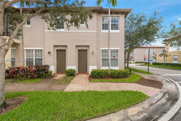 $3,000 | 604 Southwest 147th Avenue, Unit 137, Pembroke Pines, FL 33027