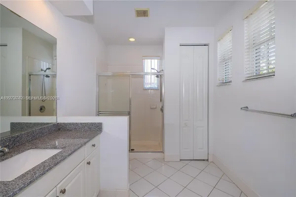 $3,000 | 604 Southwest 147th Avenue, Unit 137, Pembroke Pines, FL 33027