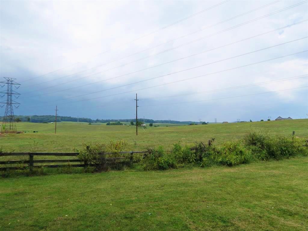 420 Cattle Scales Road Waynesboro, VA 22980 - Photo 13 of 43 a view of an ocean with a big yard