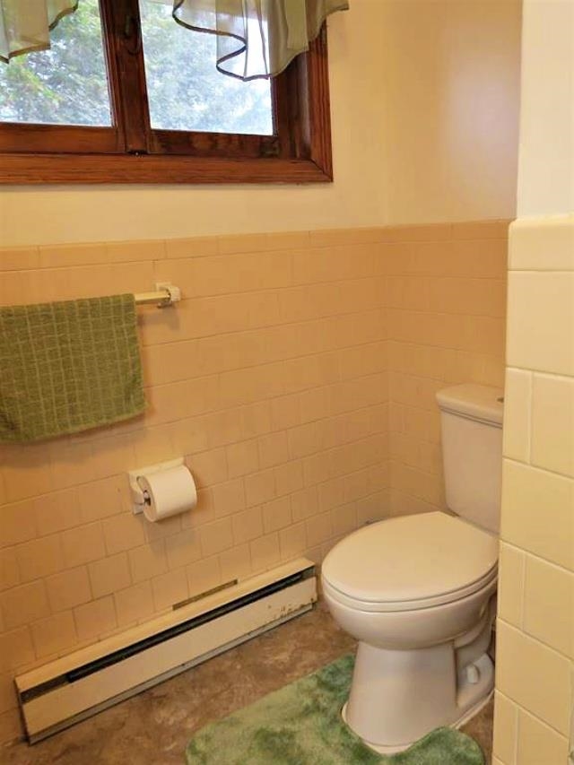 420 Cattle Scales Road Waynesboro, VA 22980 - Photo 29 of 43 a bathroom with a toilet and a sink
