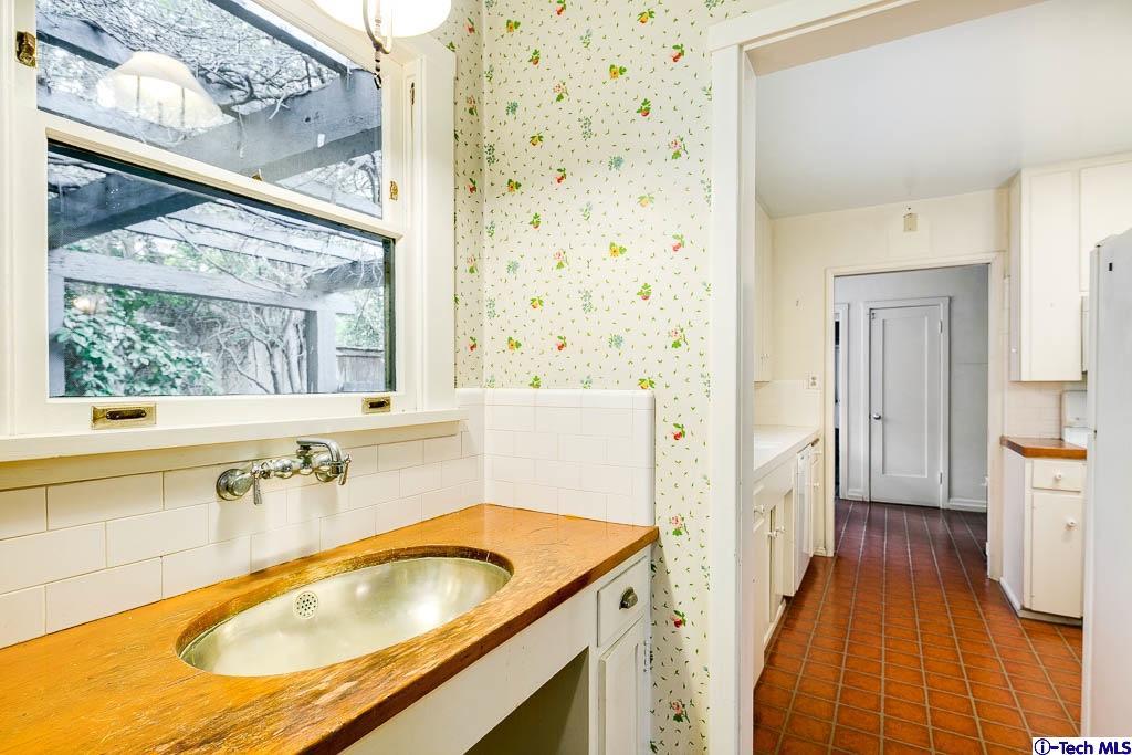 1579 Lombardy Road Pasadena, CA 91106 - Photo 17 of 35 Additional Photo