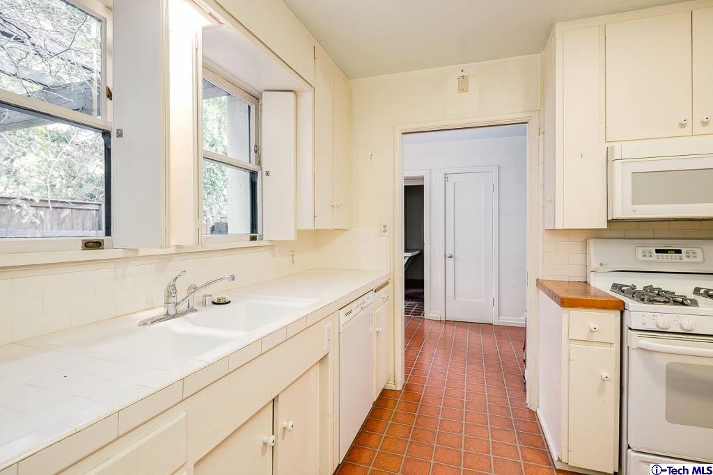 1579 Lombardy Road Pasadena, CA 91106 - Photo 18 of 35 Additional Photo