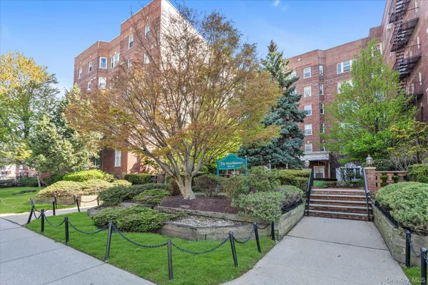 $295,000 | 84-49 168th Street, Unit 4N | Jamaica Hills
