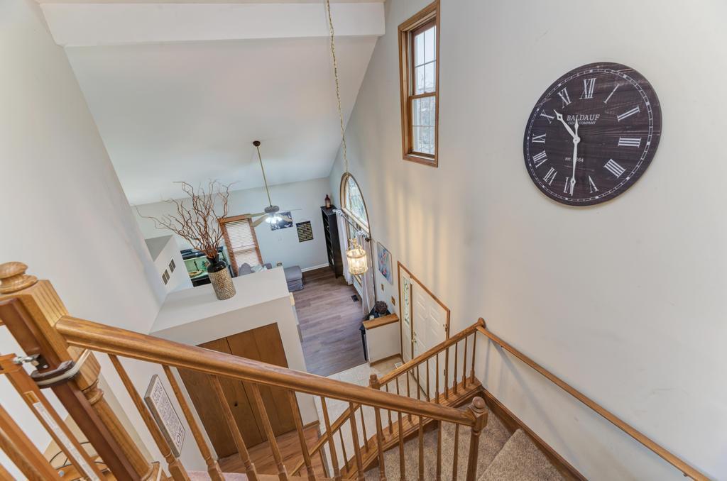460 Springwood Lane Bolingbrook, IL 60440 - Photo 5 of 35 a view of entryway with a window