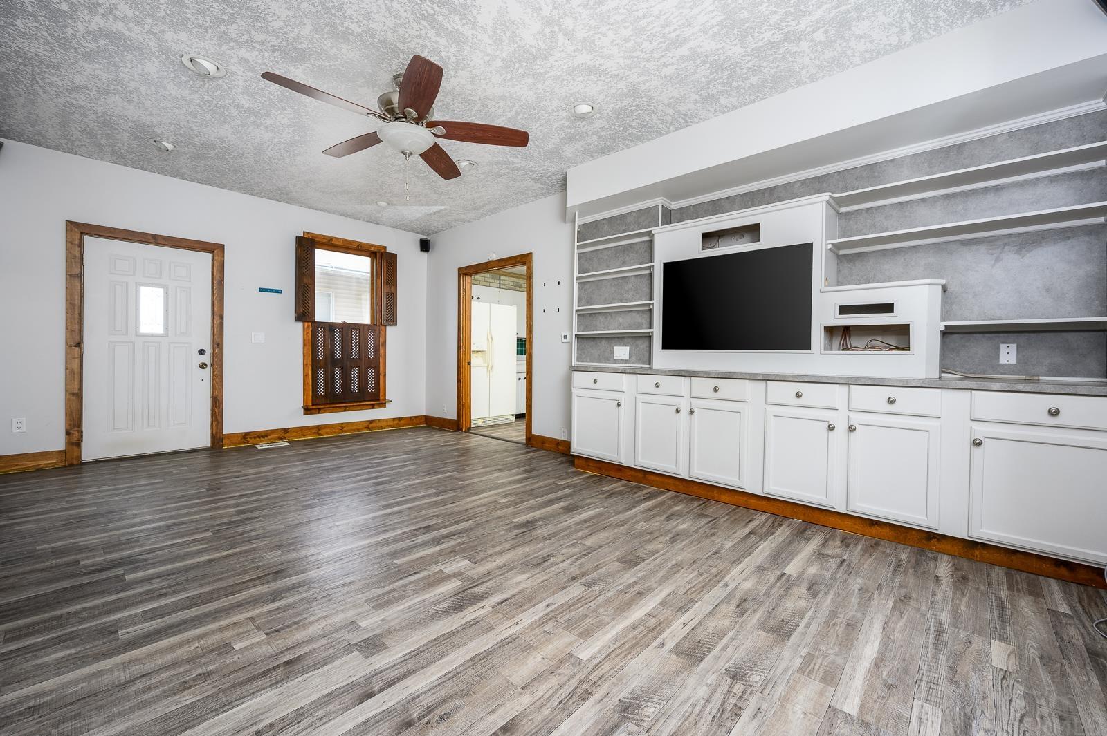 625 Riverside Avenue Fort Wayne, IN 46805 - Photo 3 of 36 Gallery Image 3