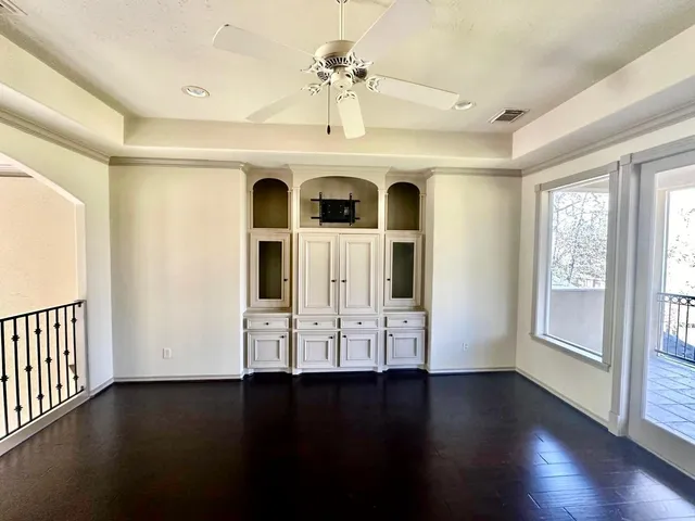 $875,000 | 38 Hillock Woods, The Woodlands, TX 77380