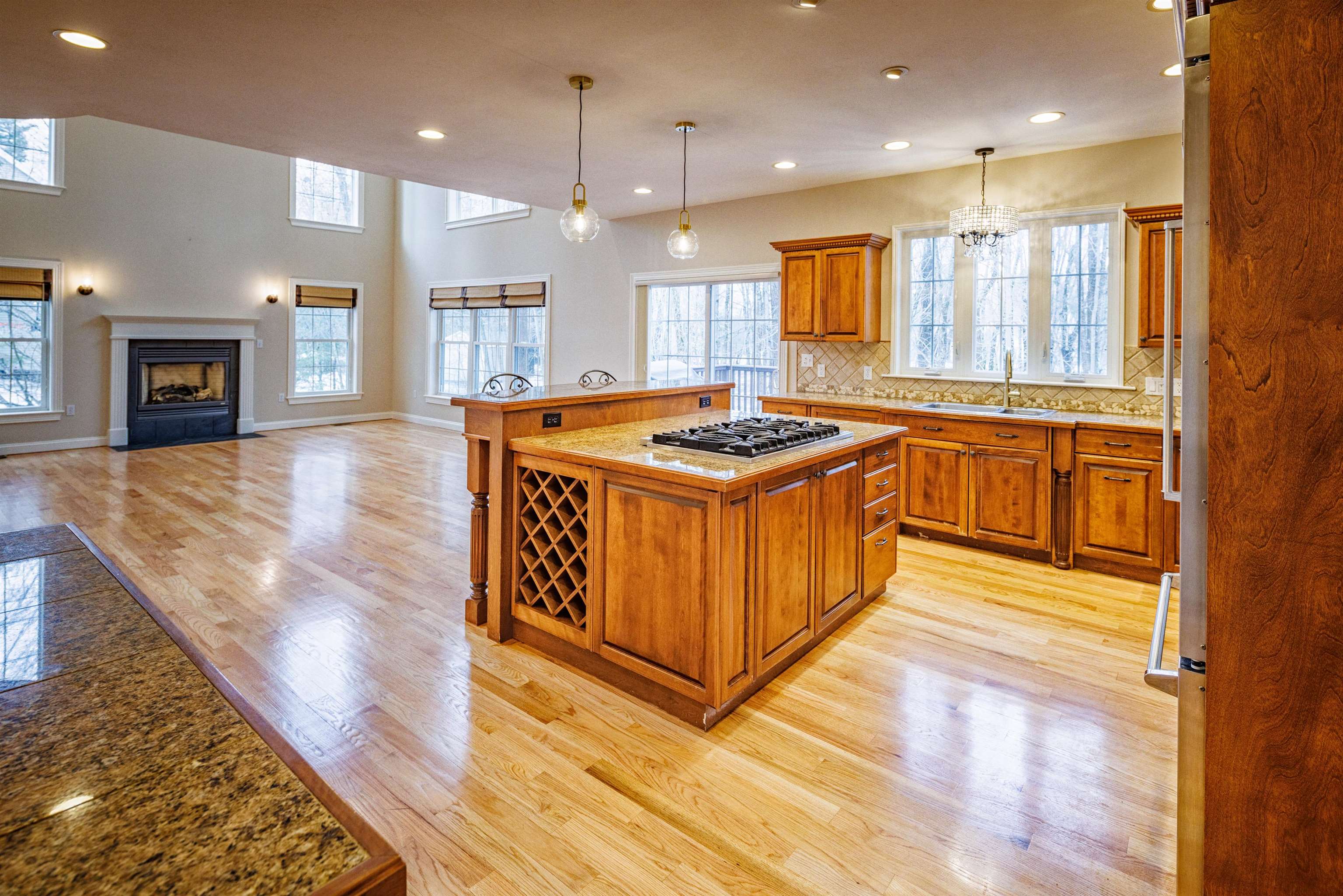 22 Waterloo Circle Dover, NH 03820 - Photo 3 of 39