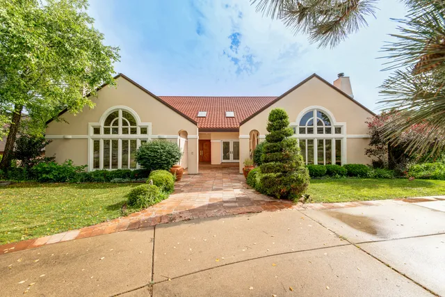 $5,500 | 8170 Lake Ridge Drive, Burr Ridge, IL 60527