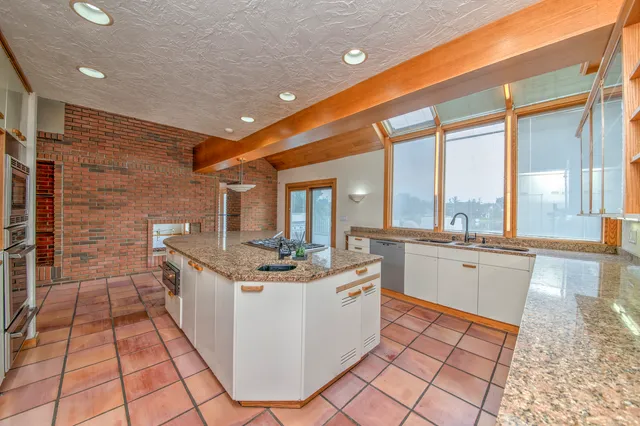 $5,500 | 8170 Lake Ridge Drive, Burr Ridge, IL 60527