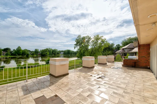 $5,500 | 8170 Lake Ridge Drive, Burr Ridge, IL 60527