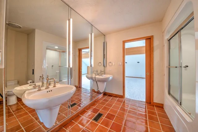 $5,500 | 8170 Lake Ridge Drive, Burr Ridge, IL 60527