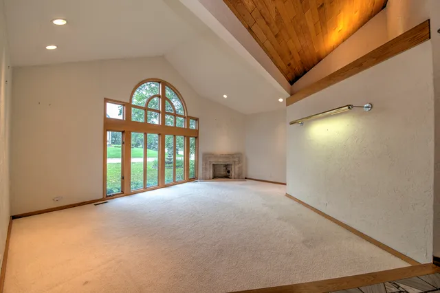 $5,500 | 8170 Lake Ridge Drive, Burr Ridge, IL 60527