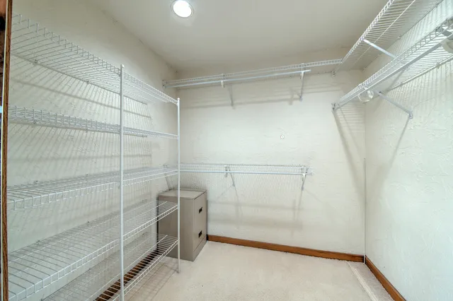 $5,500 | 8170 Lake Ridge Drive, Burr Ridge, IL 60527