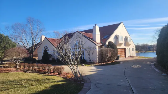 $5,500 | 8170 Lake Ridge Drive, Burr Ridge, IL 60527