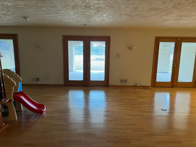 $5,500 | 8170 Lake Ridge Drive, Burr Ridge, IL 60527