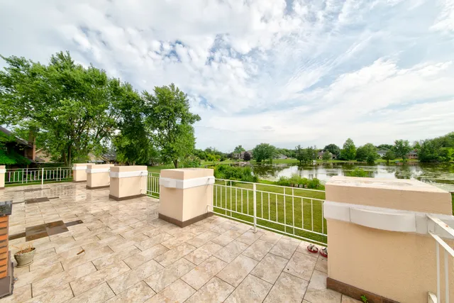 $5,500 | 8170 Lake Ridge Drive, Burr Ridge, IL 60527