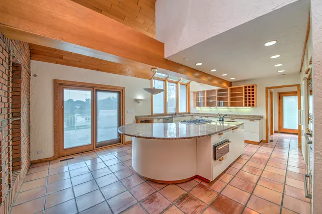 $5,500 | 8170 Lake Ridge Drive, Burr Ridge, IL 60527