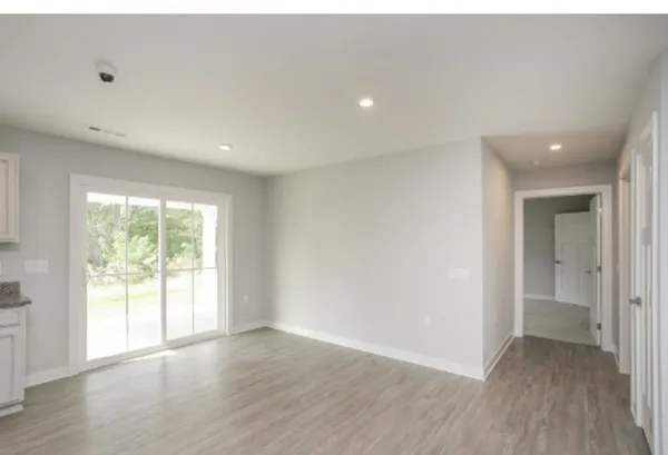 $425,000 | 711 Cottage Drive, Columbia, TN 38401