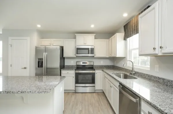 $425,000 | 711 Cottage Drive, Columbia, TN 38401