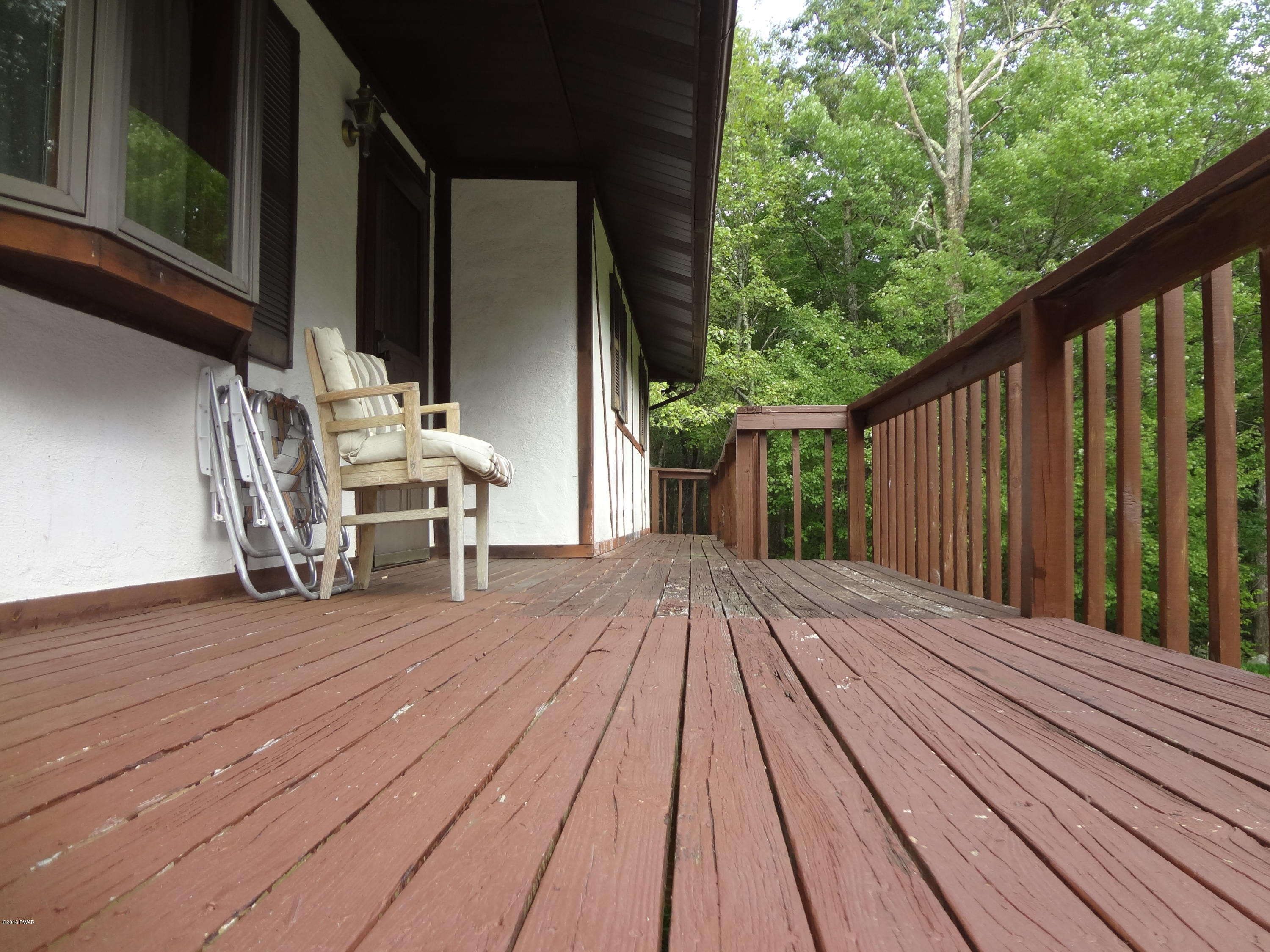 246 Perry Road Greentown, PA 18426 - Photo 4 of 24