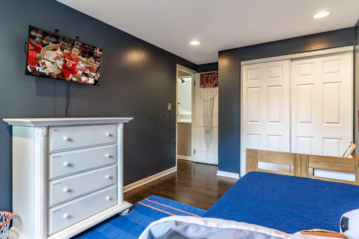 393 Hermitage Road Columbus, OH 43230 - Photo 21 of 32
