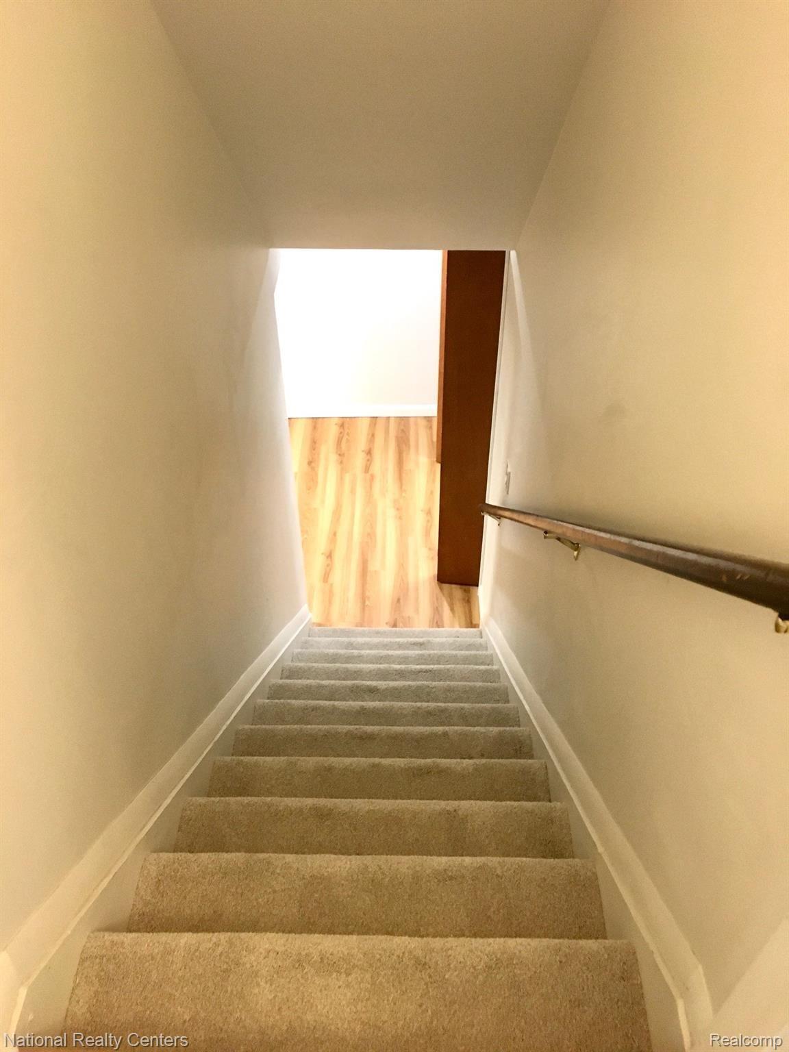 460 Coldiron Drive Rochester, MI 48307 - Photo 24 of 44 Stairway leading to basement