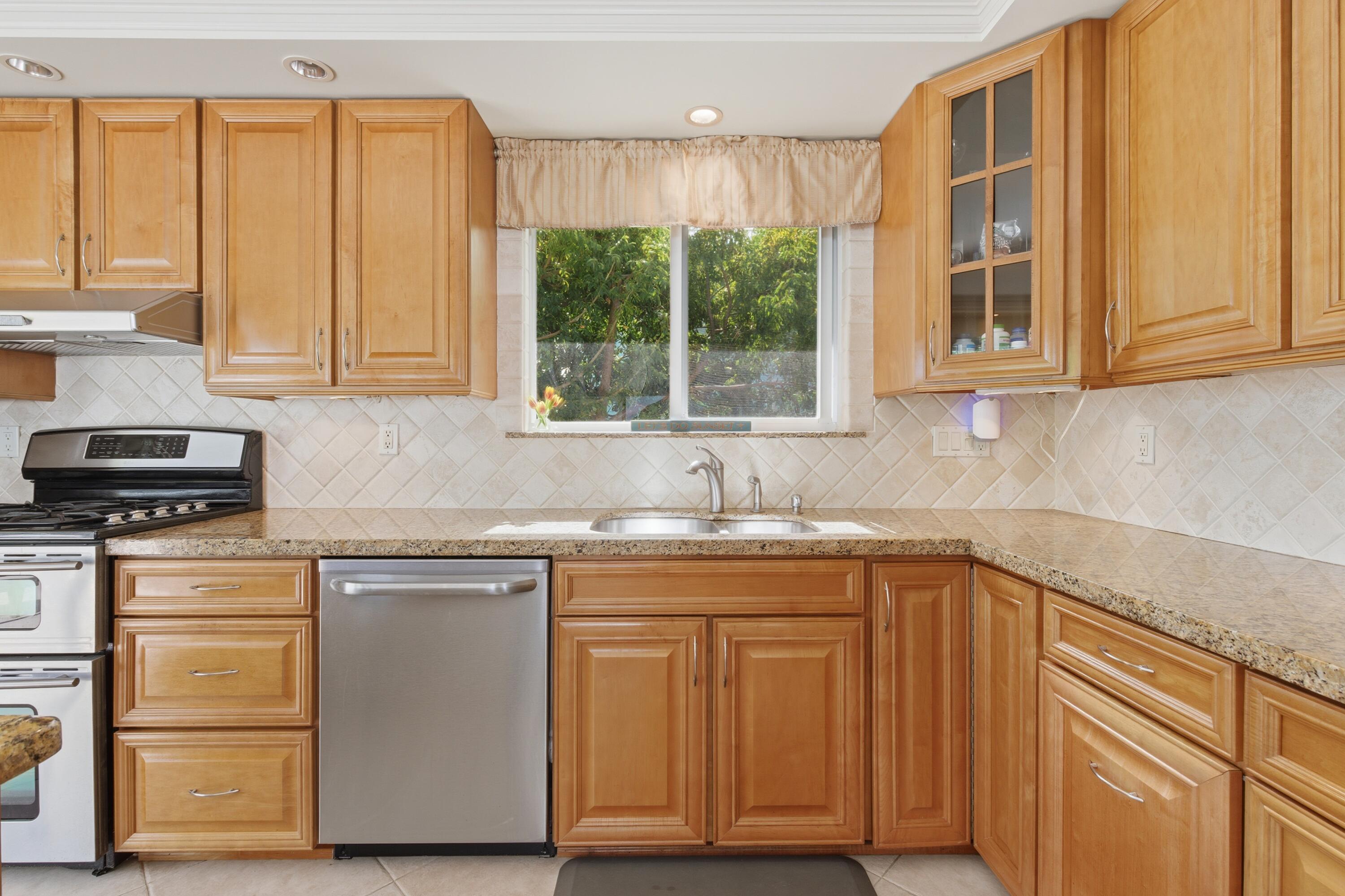 200 5th Street Key Colony Beach, FL 33051 - Photo 16 of 57 IMG_023