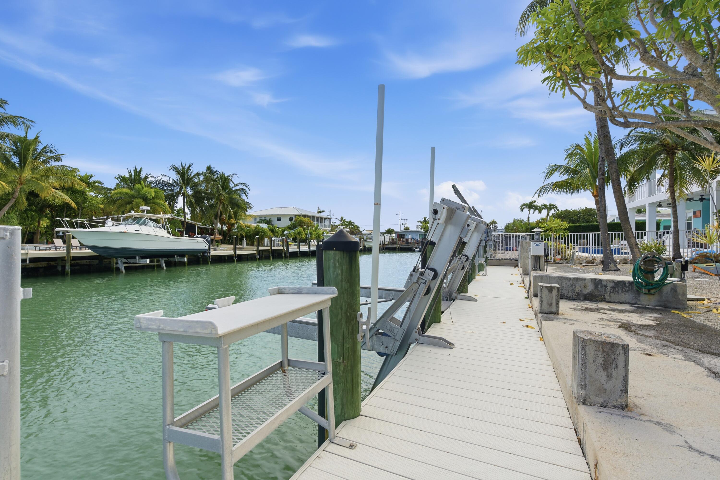 200 5th Street Key Colony Beach, FL 33051 - Photo 3 of 57 IMG_054