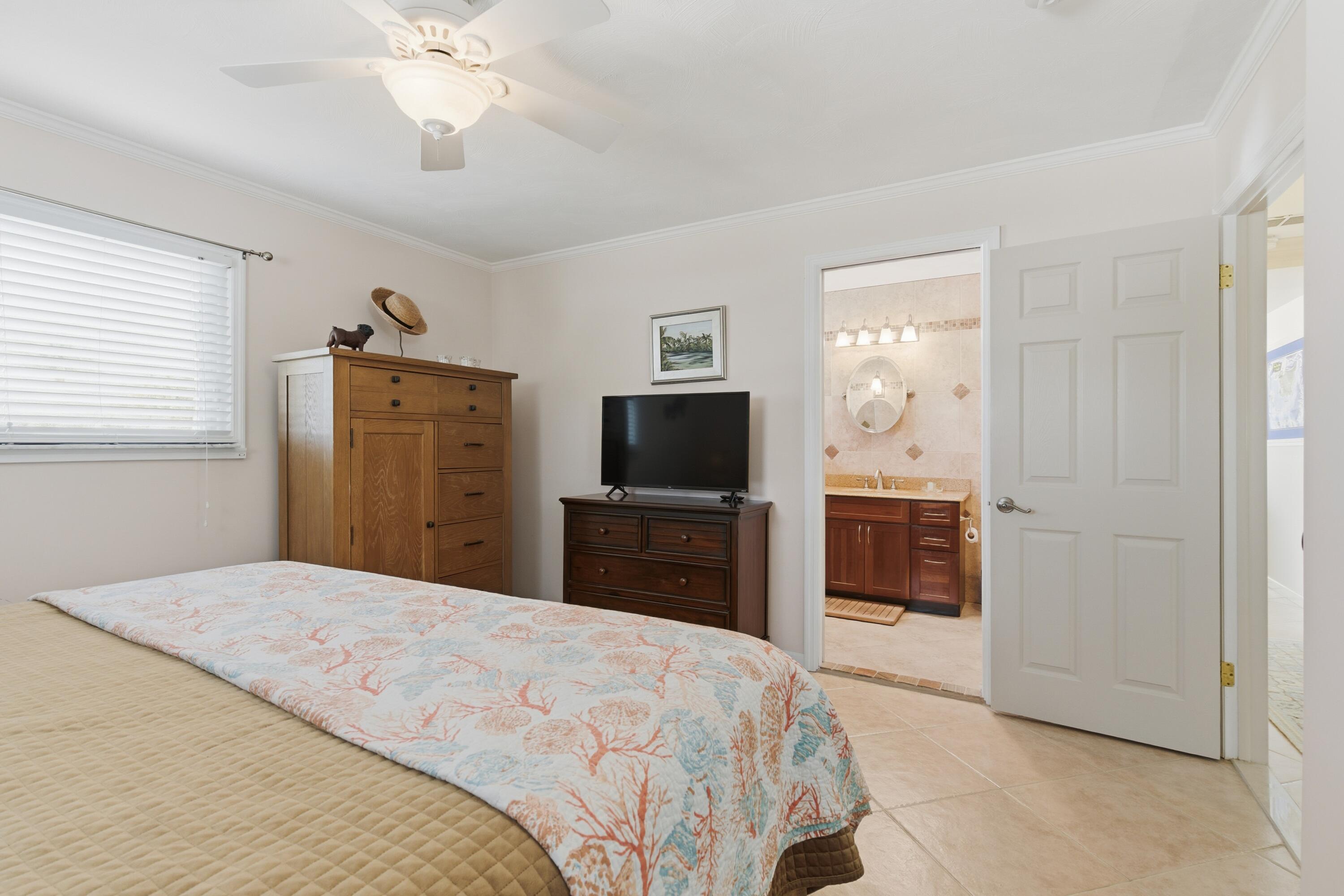 200 5th Street Key Colony Beach, FL 33051 - Photo 33 of 57 IMG_039