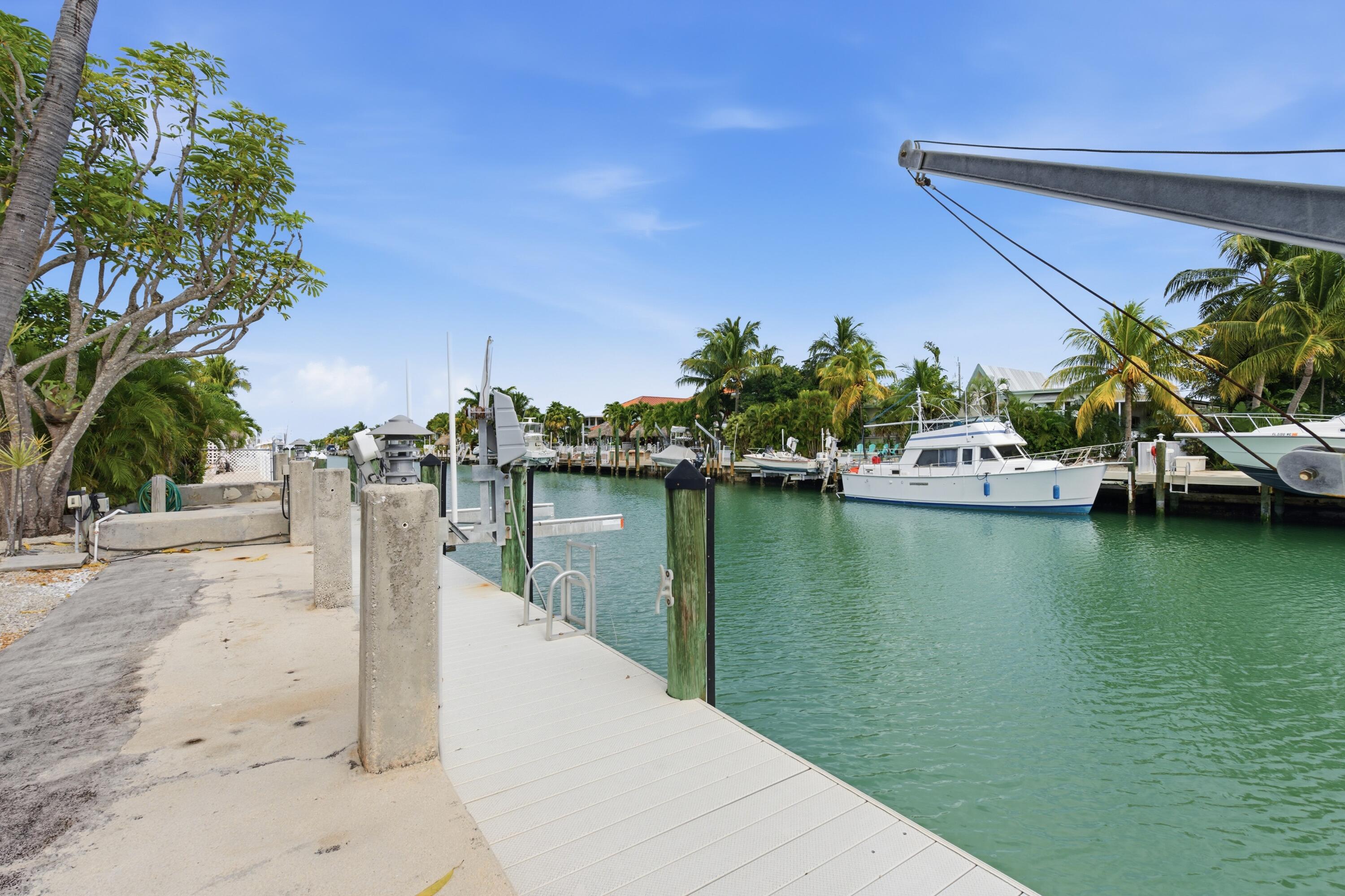200 5th Street Key Colony Beach, FL 33051 - Photo 5 of 57 IMG_051