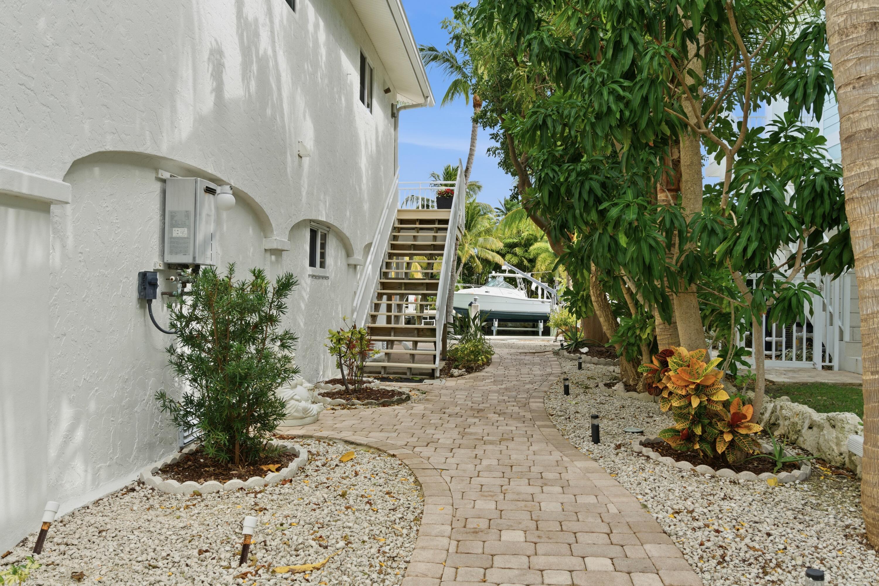 200 5th Street Key Colony Beach, FL 33051 - Photo 9 of 57 IMG_049