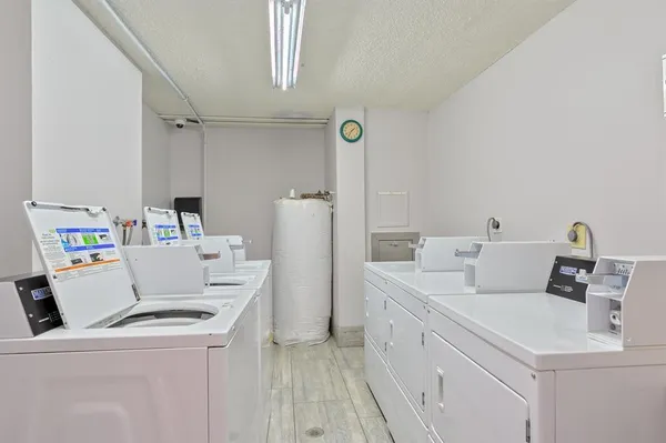 $1,900 | 9355 Southwest 8th Street, Unit 401, Boca Raton, FL 33428