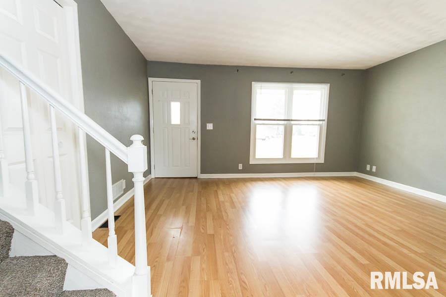 4 Greendale Washington, IL 61571 - Photo 3 of 32 Gallery Image 3