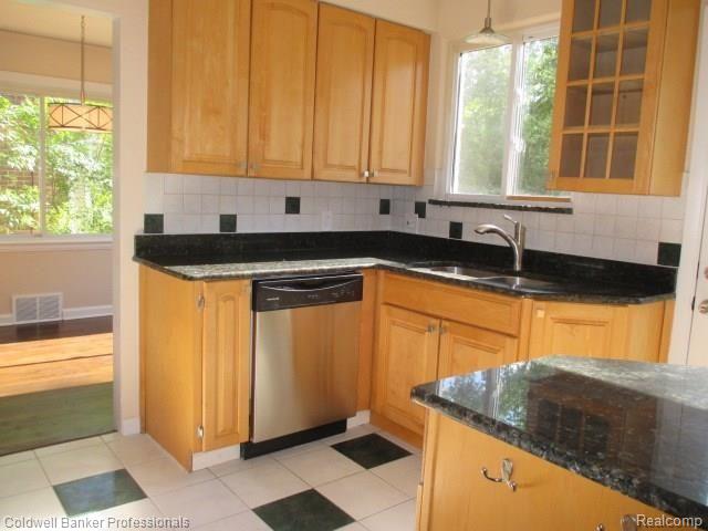 4051 Wakefield Road Berkley, MI 48072 - Photo 23 of 41