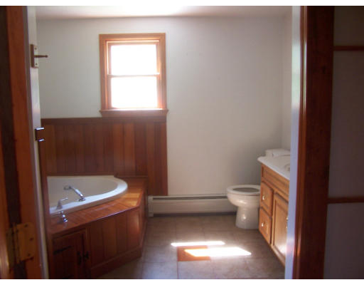 1802 Greenwich Road Hardwick, MA 01082 - Photo 6 of 10