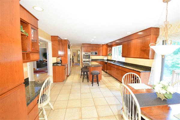 7 Solomon Pierce Road Lexington, MA 02420 - Photo 4 of 30 Gallery Image 4