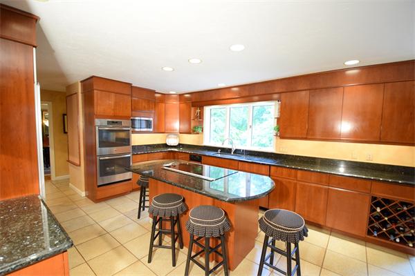 7 Solomon Pierce Road Lexington, MA 02420 - Photo 5 of 30 Gallery Image 5