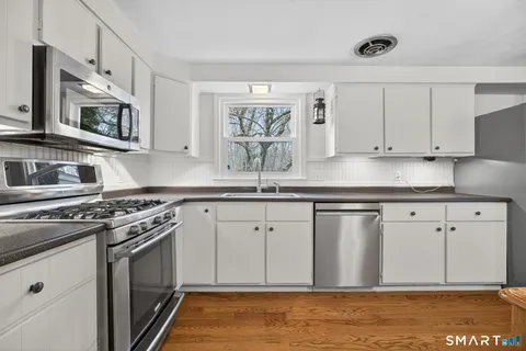 $799,000 | 185 Ingham Hill Road, Old Saybrook, CT 06475