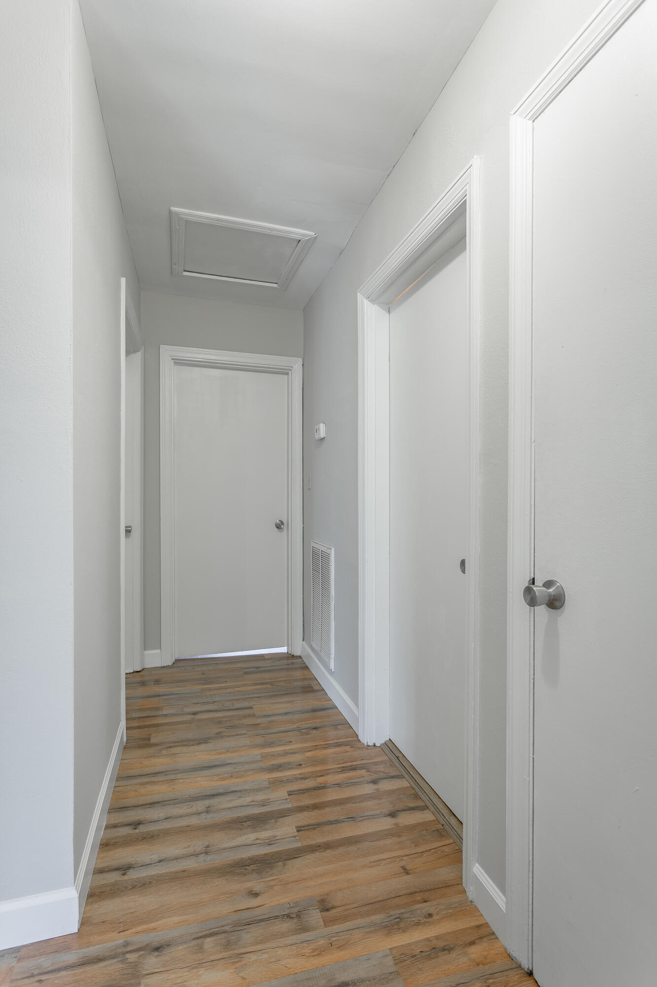 1119 Fernway Road Chattanooga, TN 37405 - Photo 21 of 53 Hallway